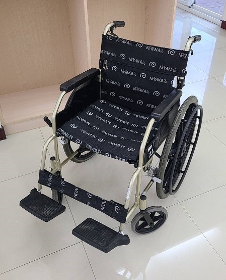 輕量化量產型輪椅