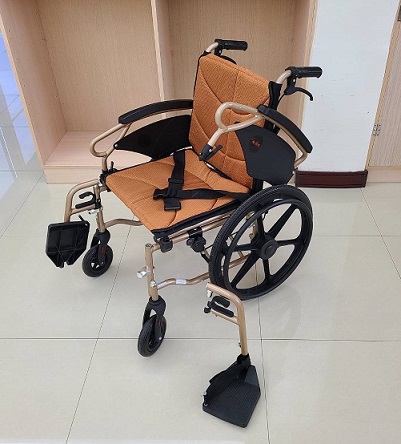 特製輪椅-利於轉移位輪椅